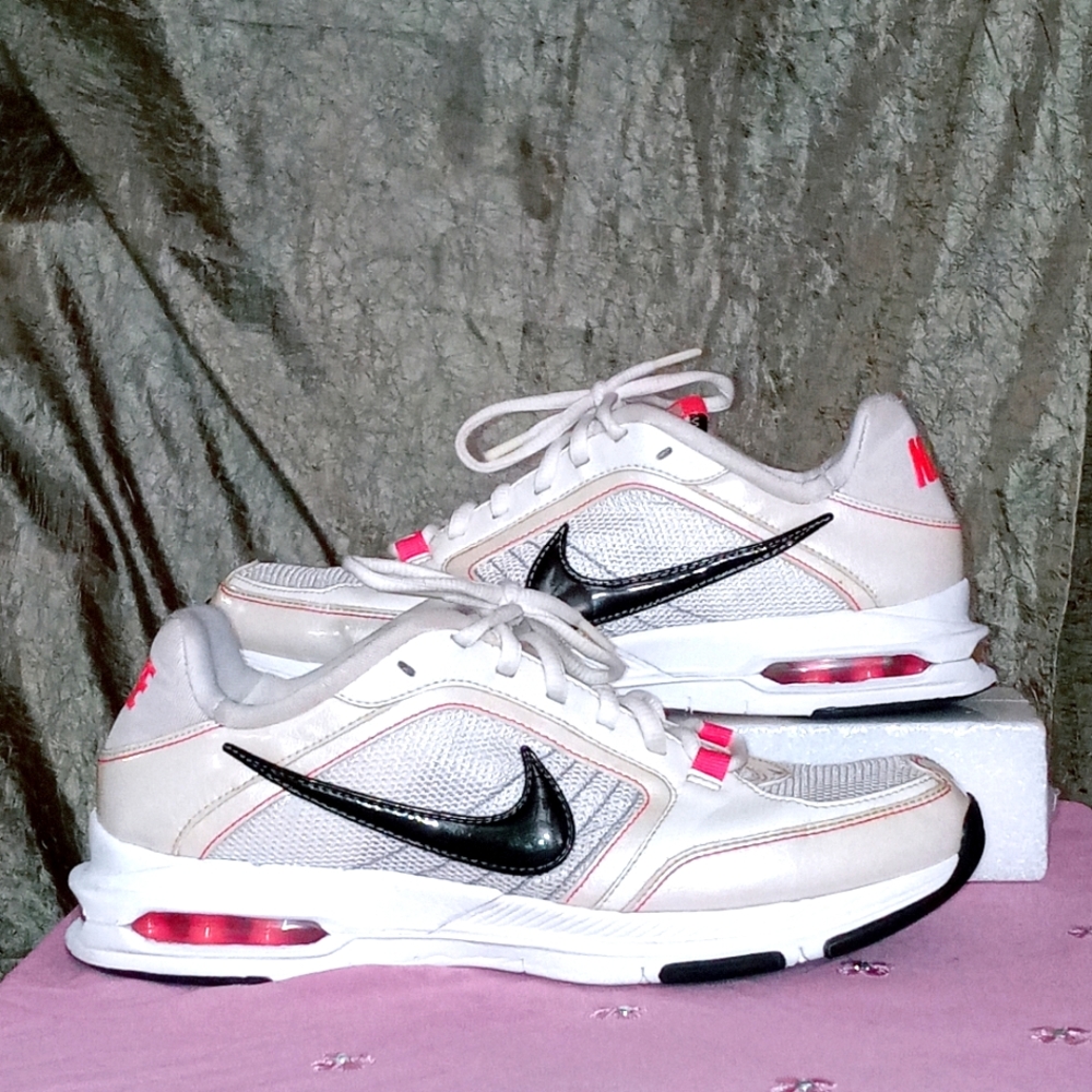 Nike Training Air Strong womens 8